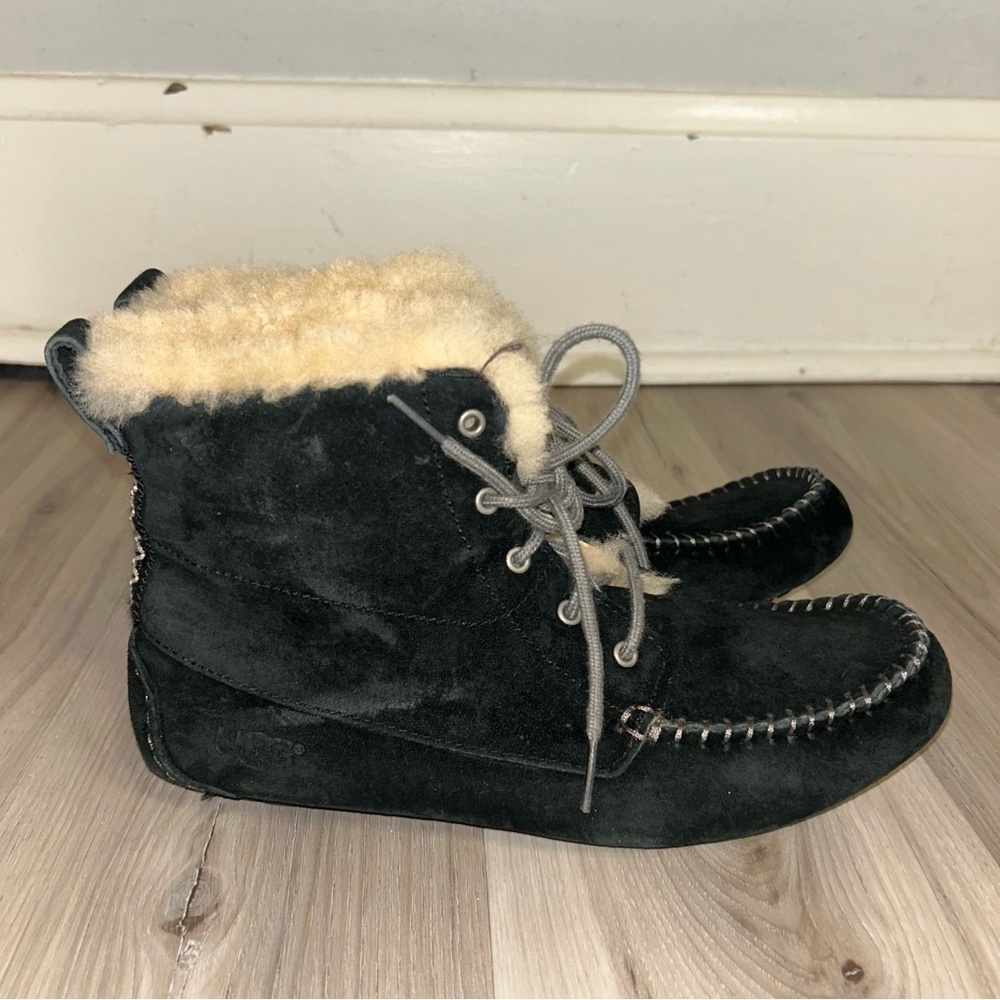 Black Suede UGG chickaree shearling -Lined laced up Boots